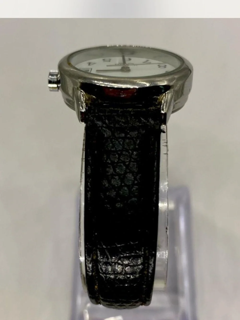 * Timex  ^^^ Women's Black Leather Strap Indiglo Watch ***